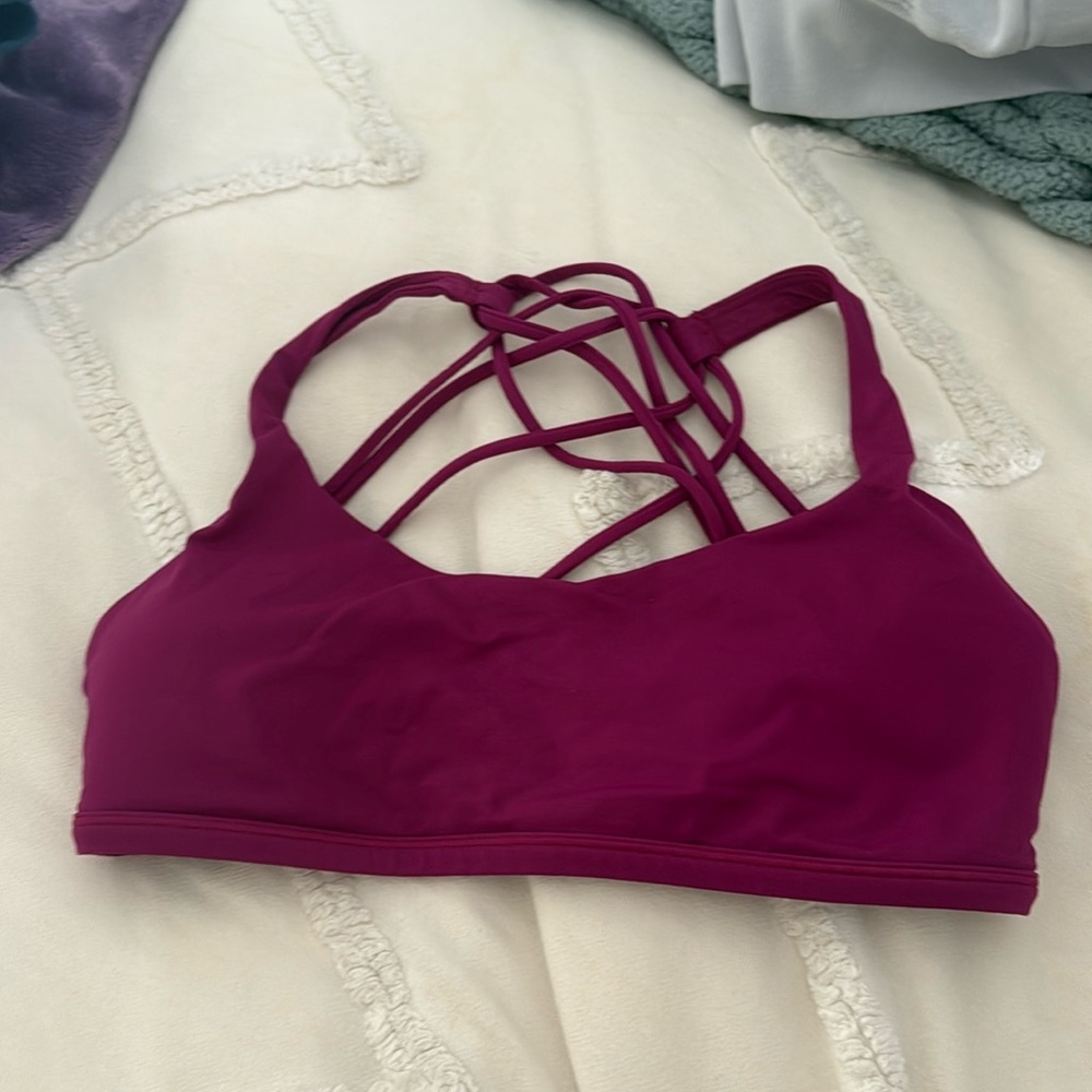 Lululemon Free To Be Sports Bra